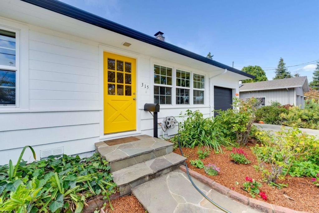 Photo of 315 Haight Street, Menlo Park, CA 94025 (MLS # ML82023663)