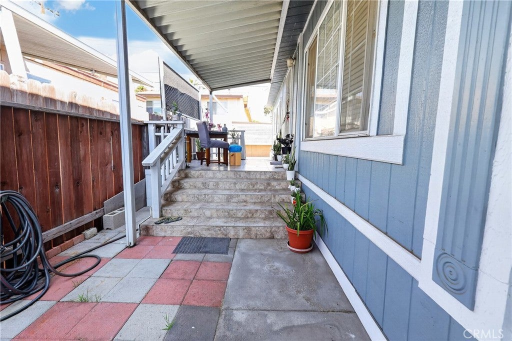 11301 Euclid Street 22