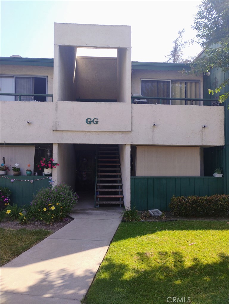 Charming 1-Bedroom Condo in Gated La Mirada Community
Welcome to this beautifully maintained 1-bedroom, 1-bath condo located in a quiet, gated community in the heart of La Mirada. This cozy unit offers a comfortable living space with access to top-notch amenities including a sparkling pool, fully equipped gym, and a dedicated parking spot.
The HOA covers water, adding value and convenience. Perfect for first-time buyers, downsizers, or investors seeking a great opportunity in a desirable location.
Don't miss your chance to own this gem in a peaceful and secure neighborhood!