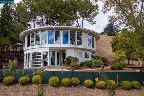 Photo of 1874 Meadow Ln Ln, Walnut Creek, CA 94595 (MLS # 41113450)