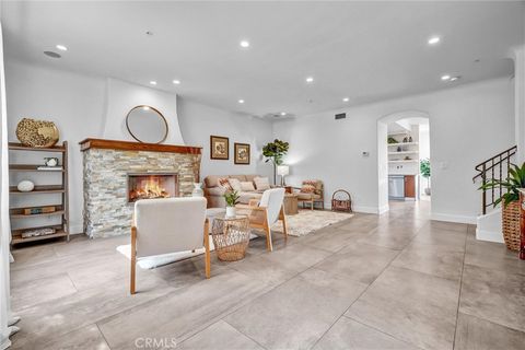 Photo of 308 5th St, Huntington Beach, CA 92648 (MLS # OC26091268)