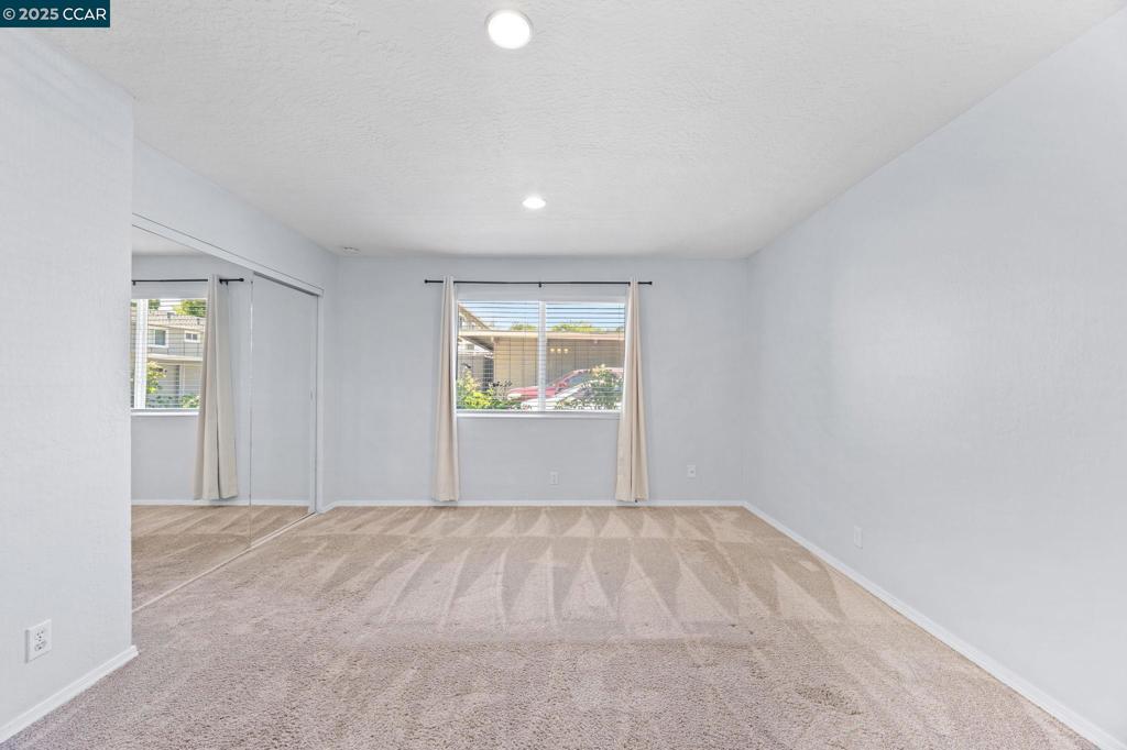 TWIN CREEK - Residential