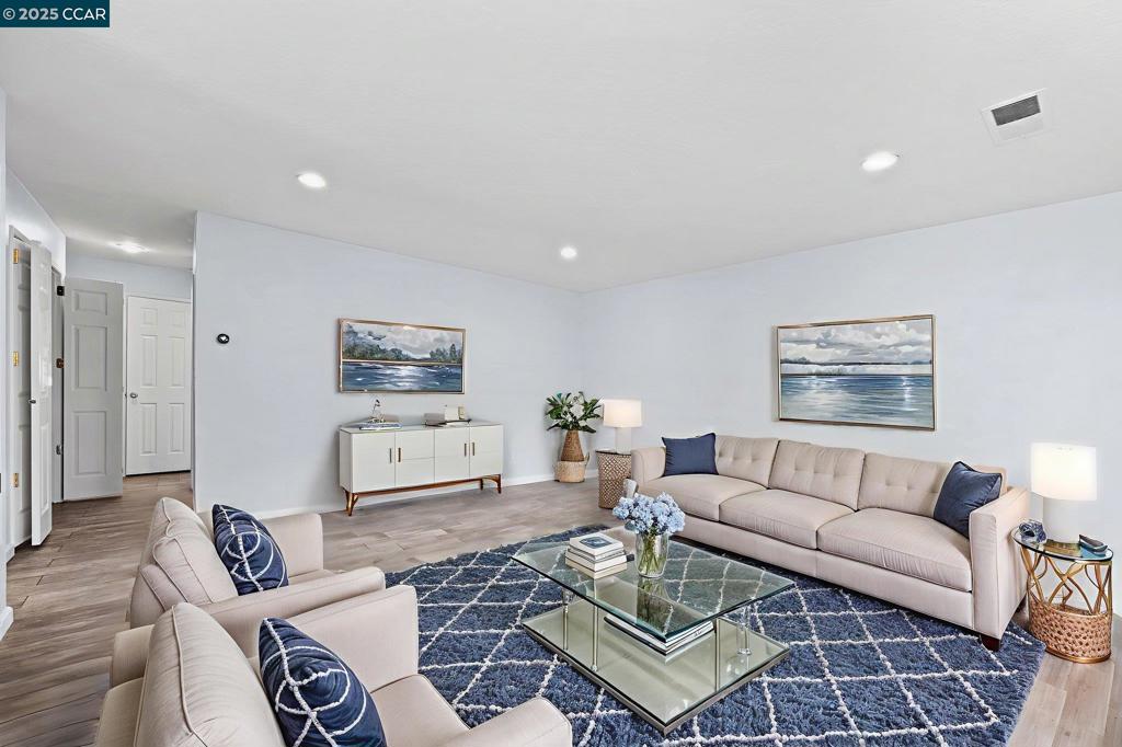 TWIN CREEK - Residential