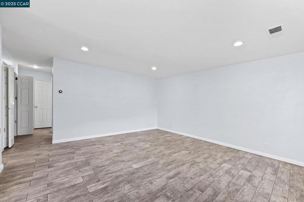 TWIN CREEK - Residential