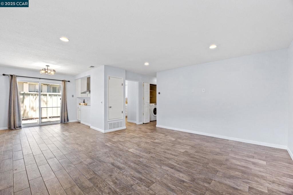 TWIN CREEK - Residential