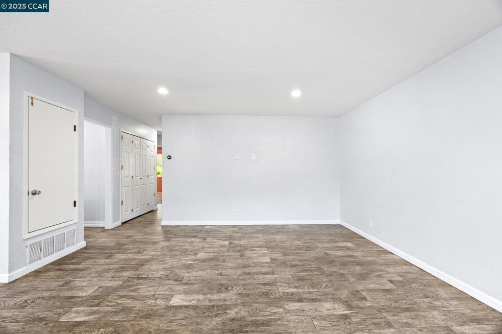 TWIN CREEK - Residential