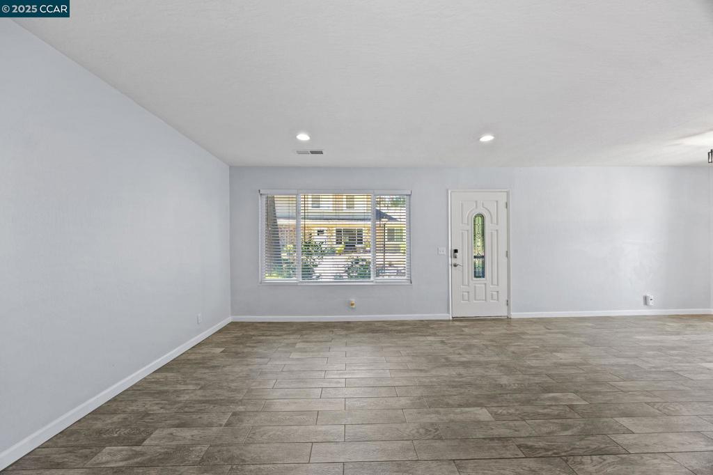 TWIN CREEK - Residential