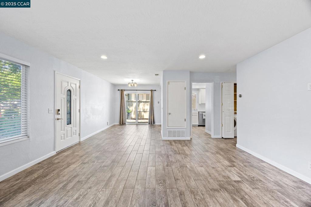 TWIN CREEK - Residential
