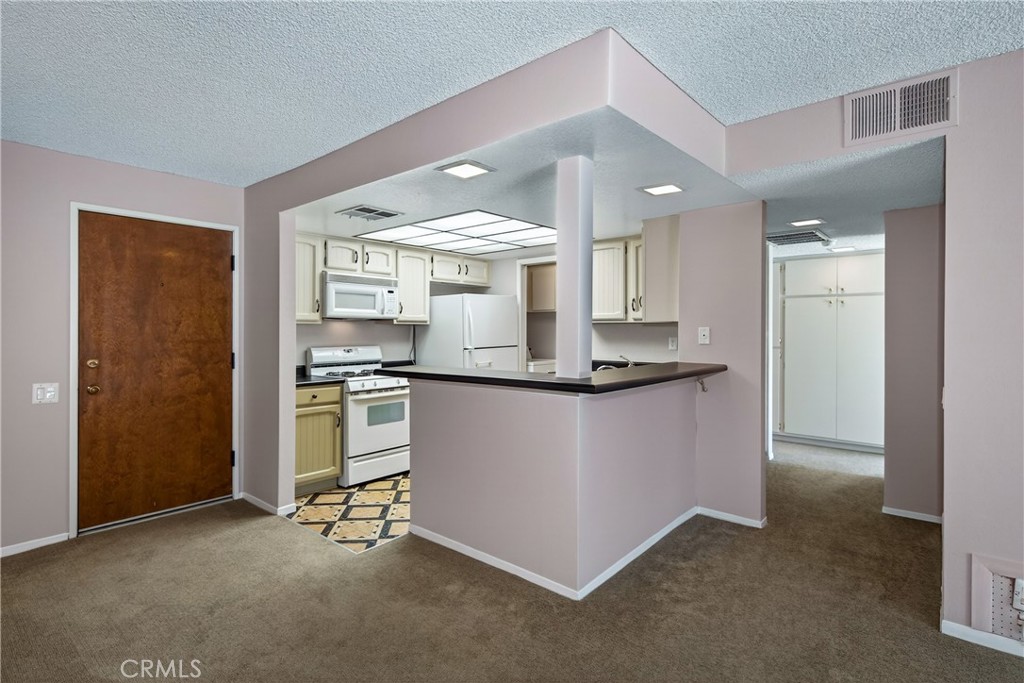 246 E Fern 205