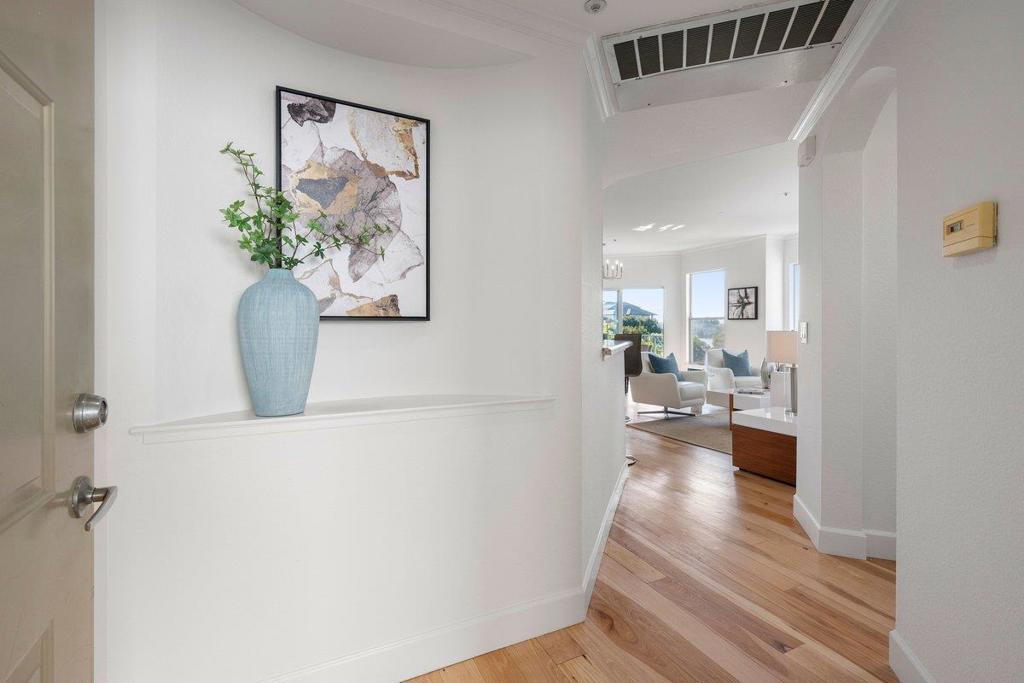 300 Baltic Circle 340