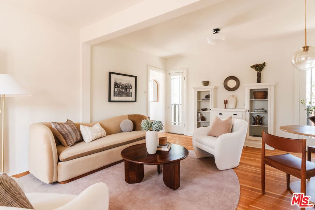2933 Swan Place