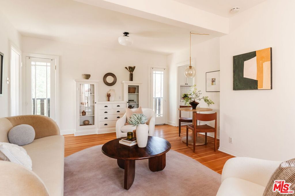 2933 Swan Place