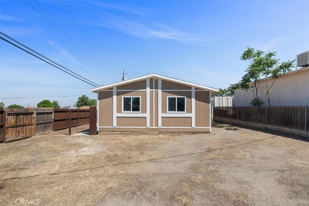 Turn-key and ready for you! This charming, 3-bedroom, 2-bathroom home features an open floor plan and a beautifully upgraded kitchen—perfect for family gatherings. Step outside to a spacious backyard, a blank canvas ready for your dream oasis. Located on its own land and close to schools and shopping, this is your chance to own a home with endless potential! Call today to schedule an appointment and explore the remarkable potential that awaits you!
