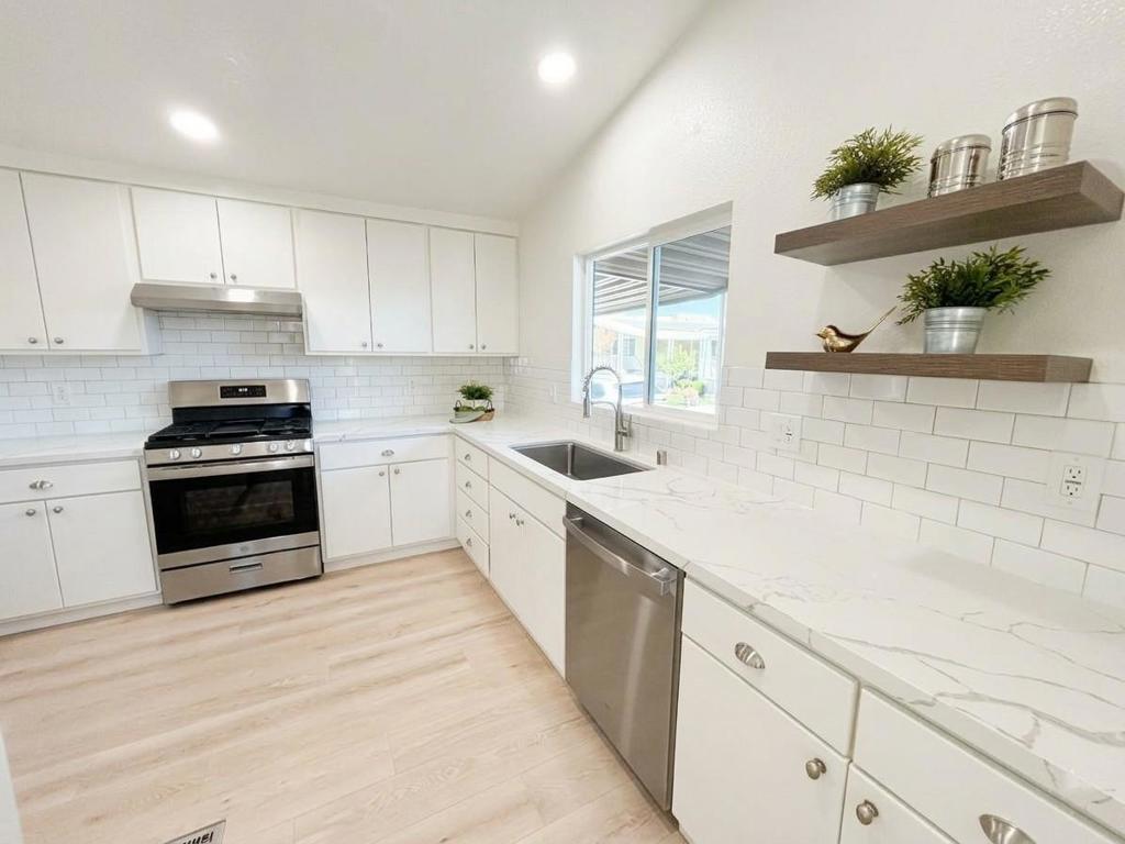 118 Chateau La Salle Drive