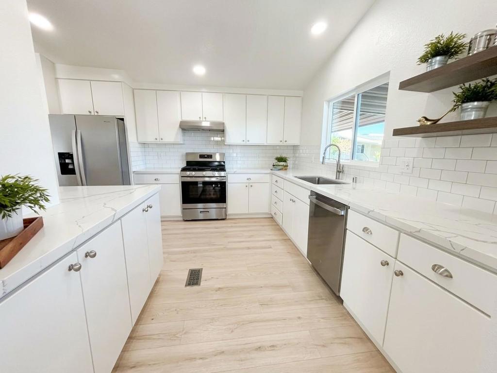 118 Chateau La Salle Drive