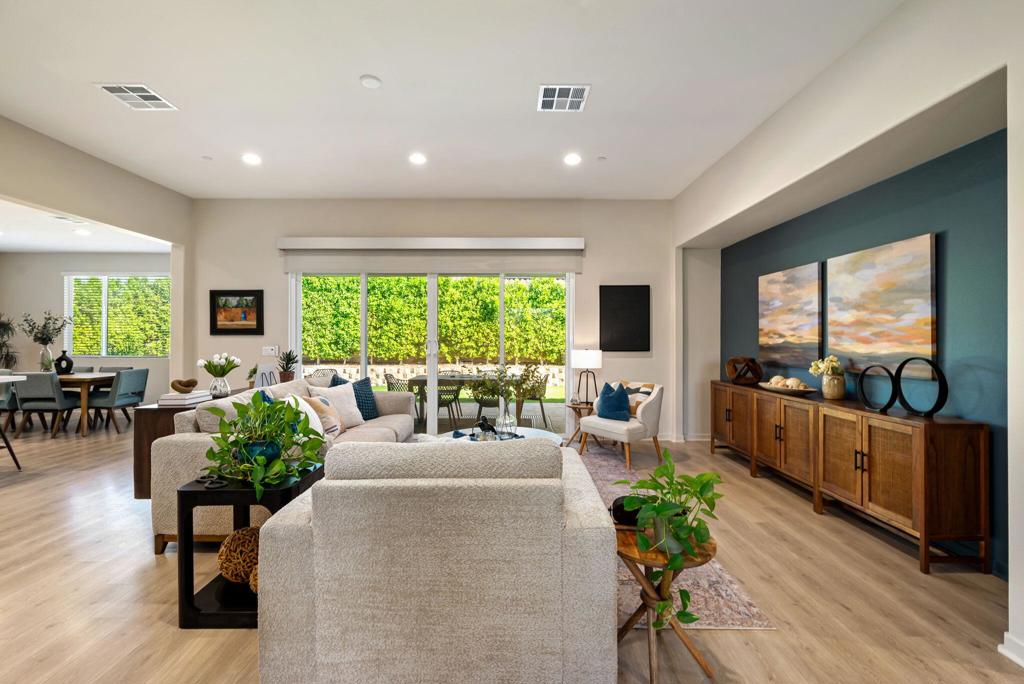 81794 Via San Clemente