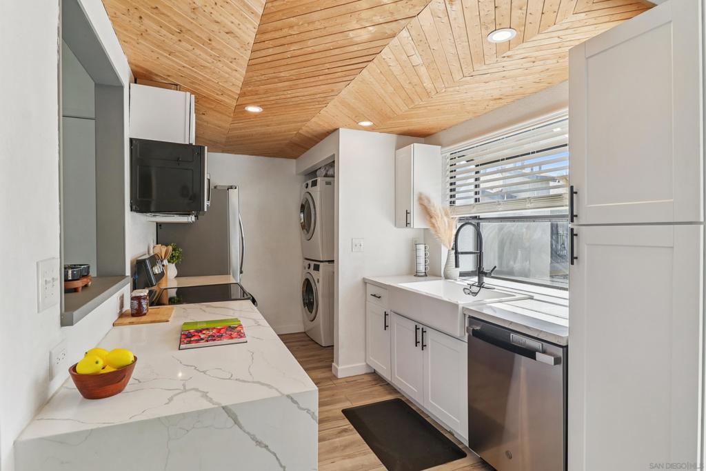 Lakeside - Residential