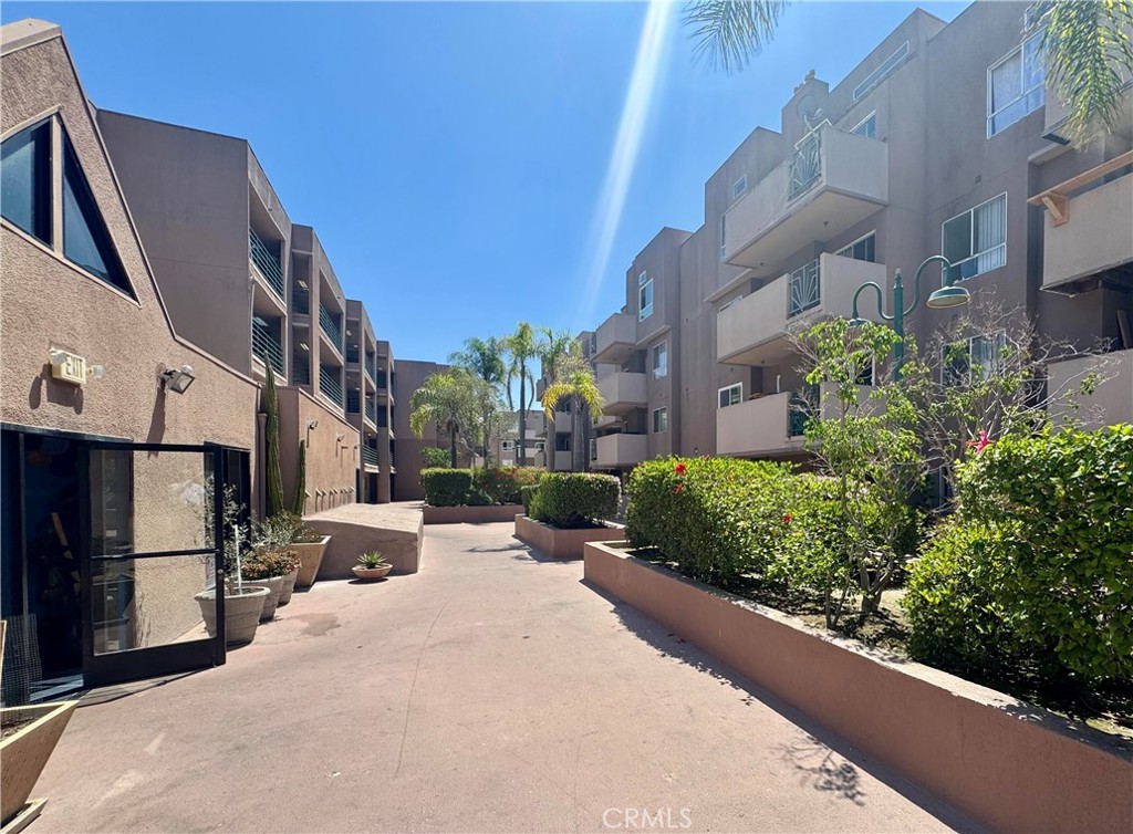 450 E 4th Street 334
