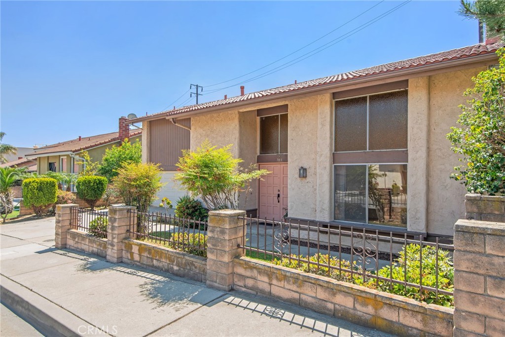 703 E Azalea Drive