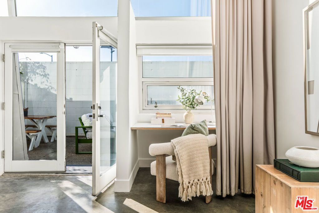 Photo of 615 Hampton Drive #A102, Venice, CA 90291 (MLS # 26649953)