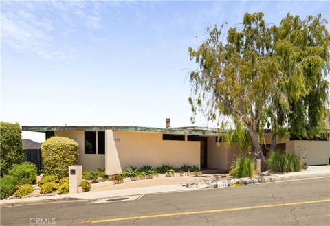 Photo of 1505 Skyline Drive, Laguna Beach, CA 92651 (MLS # OC26160001)