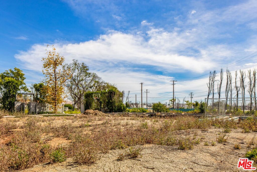 15422 Albright Street