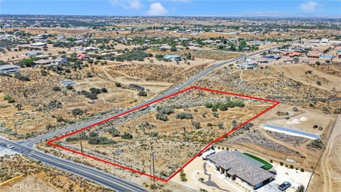 Photo of 10120 Mesquite ST, Oak Hills, CA 92344 (MLS # HD26190646)
