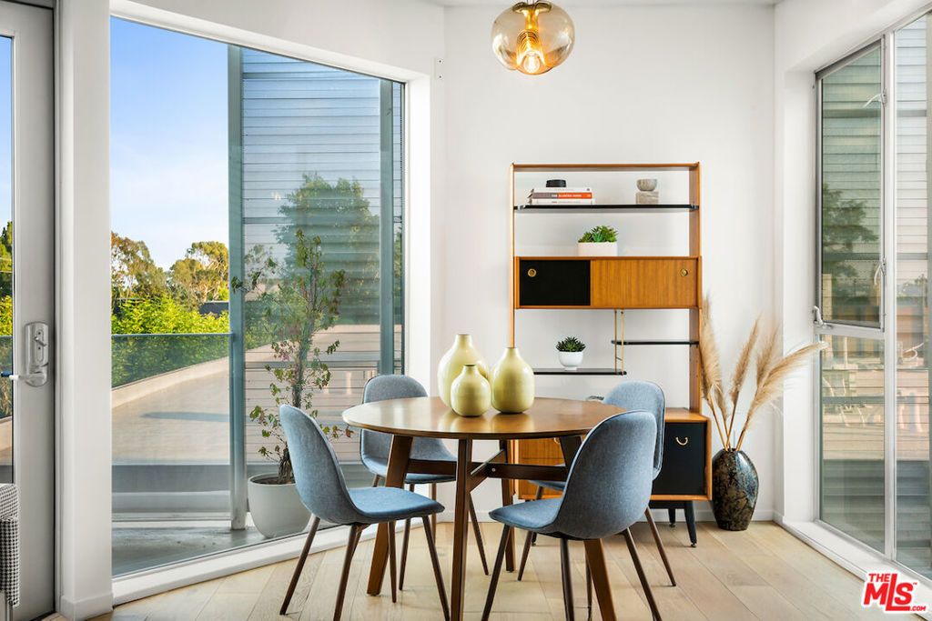 Photo of 1030 N Kings Road #407, West Hollywood, CA 90069 (MLS # 25556361)