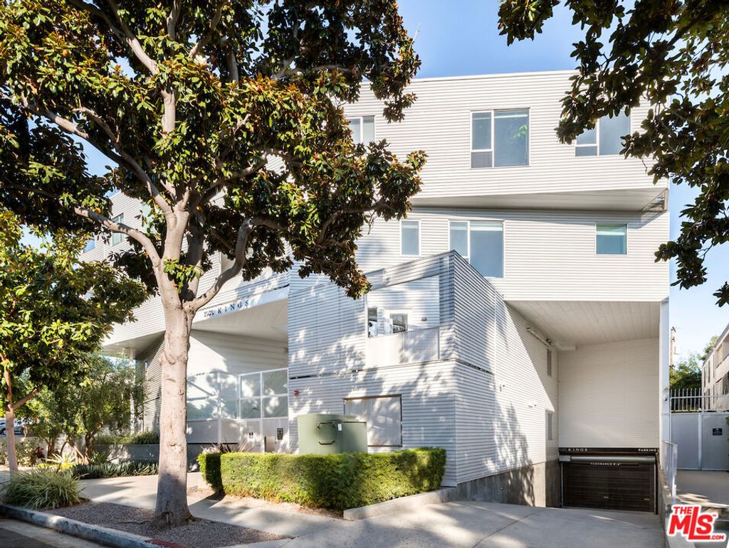 Photo of 1030 N Kings Road #407, West Hollywood, CA 90069 (MLS # 25556361)