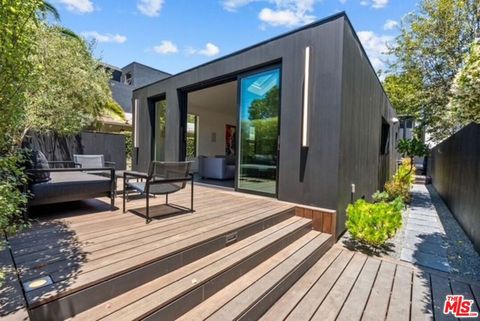 Photo of 1527 Cabrillo Avenue, Venice, CA 90291 (MLS # 25628303)