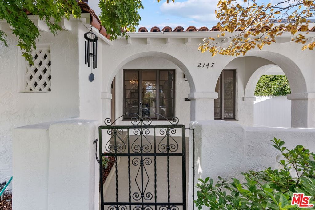Photo of 2147 Malcolm Avenue, Los Angeles, CA 90025 (MLS # 25602589)