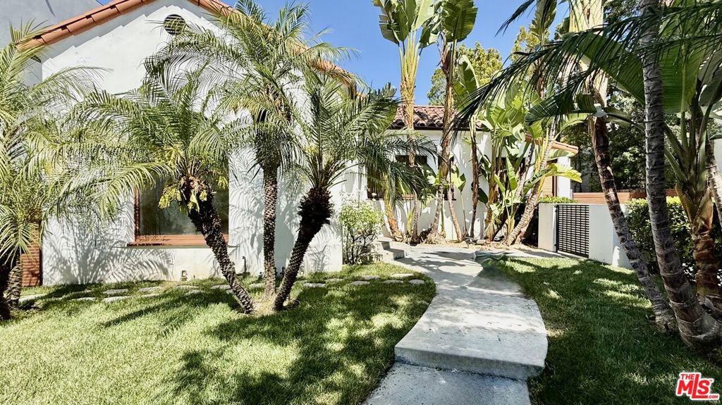 118 N La Peer Drive, Los Angeles CA 90048