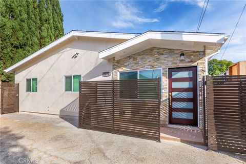 Photo of 7671 Quakertown Avenue, Winnetka, CA 91306 (MLS # SR25280262)