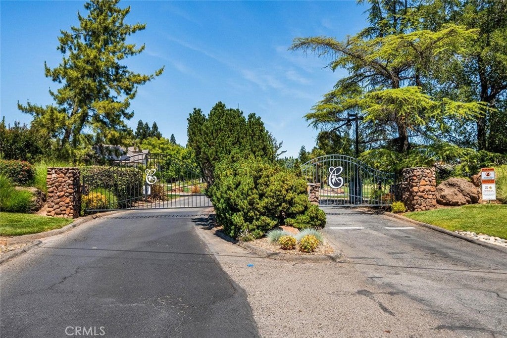 3320 Shadybrook Lane
