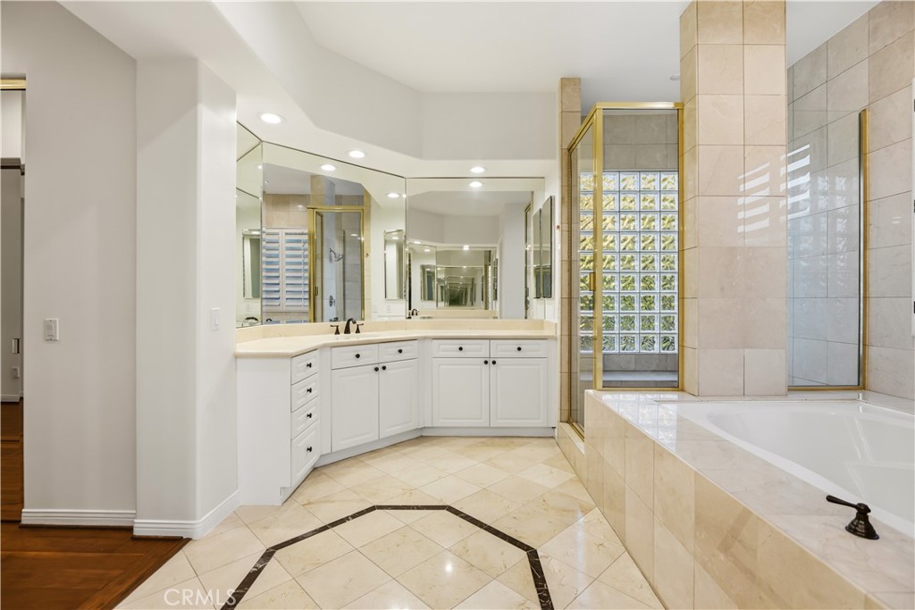Calabasas, California, 91302, United States, 5 Bedrooms Bedrooms, ,5 BathroomsBathrooms,Residential,Active,2018420