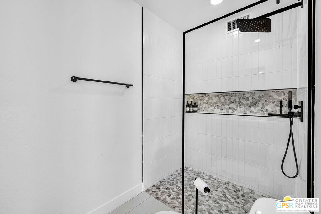 Movie Colony East - Residential