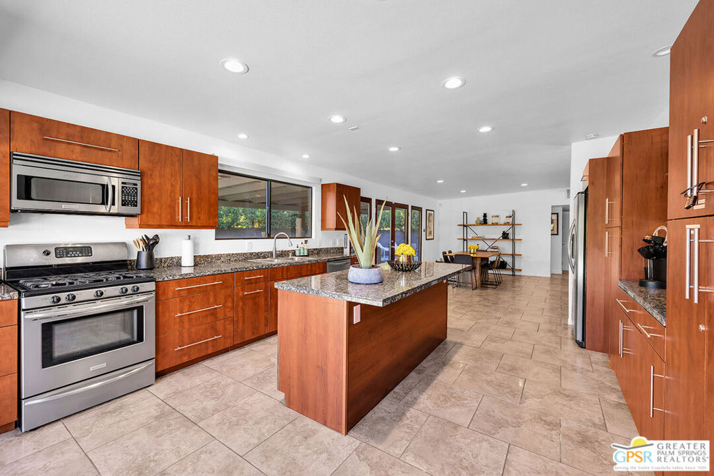 Movie Colony East - Residential