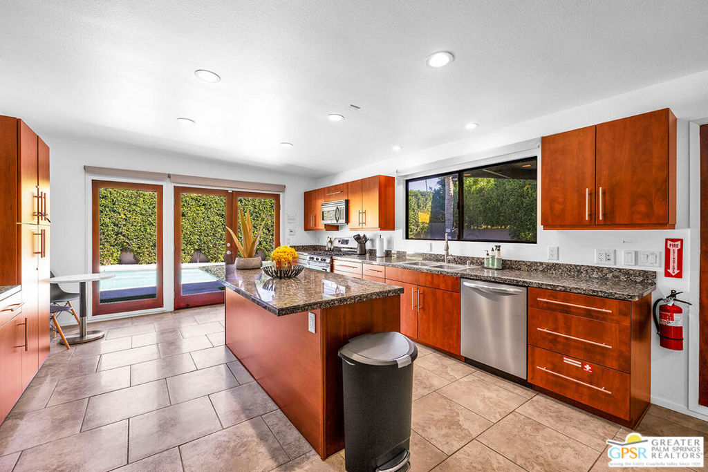 Movie Colony East - Residential