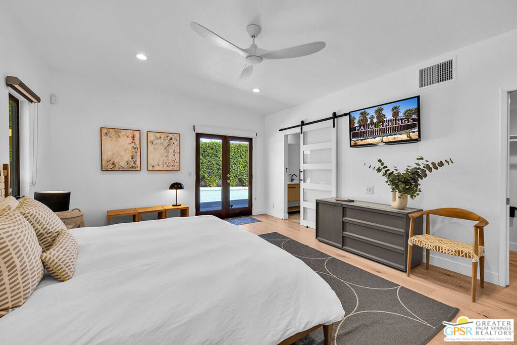 Movie Colony East - Residential