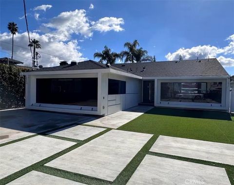 Photo of 12838 1/2 Kling St, Studio City, CA 91604 (MLS # SR26020415)