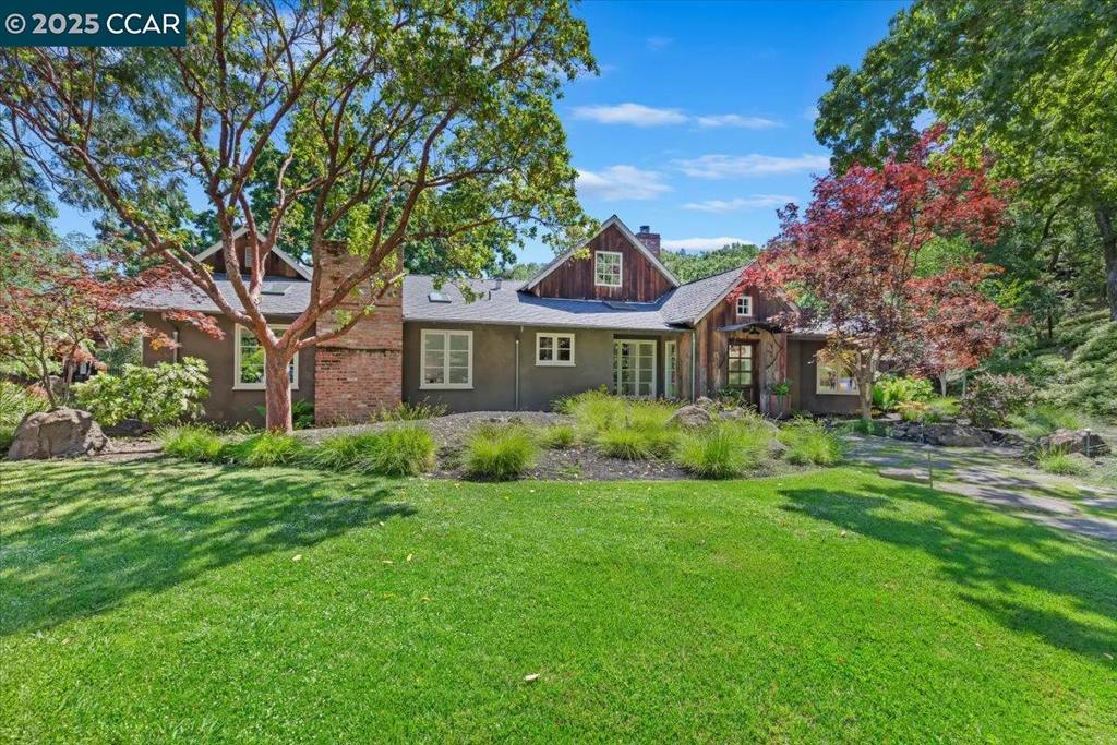 15 Cascade Ln