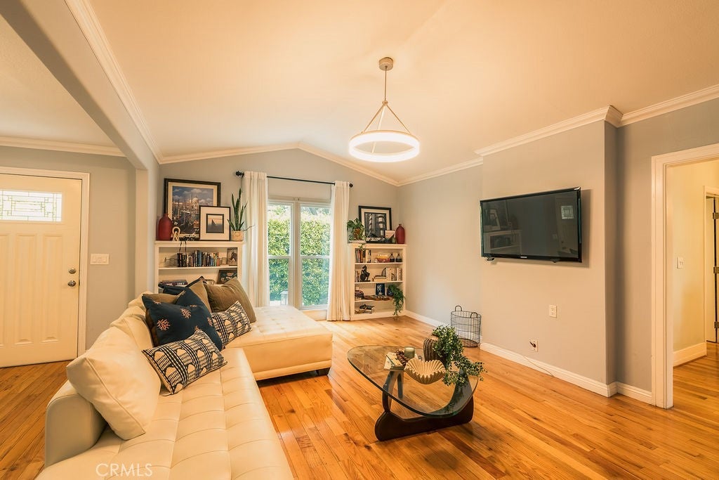 7122 /7124 De Longpre AVE, Los Angeles CA 90046