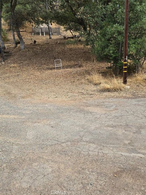 Photo of 6866 Lakeshore Blvd, Lucerne, CA 95458 (MLS # LC25236415) Photo of 6866 Lakeshore Blvd, Lucerne, CA 95458 (MLS # LC25236415)