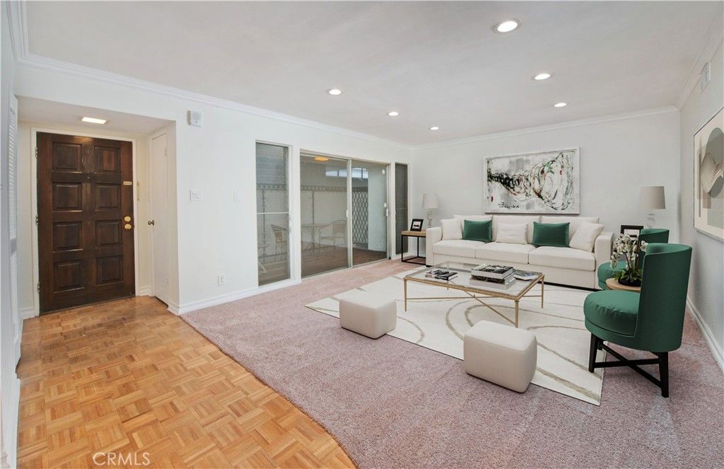 Photo of 4950 Louise, Encino, CA 91316 (MLS # SR26010031)