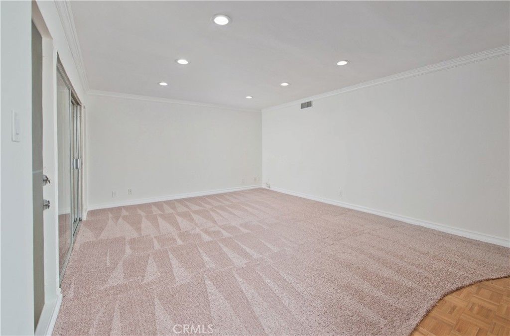 Photo of 4950 Louise, Encino, CA 91316 (MLS # SR26010031)