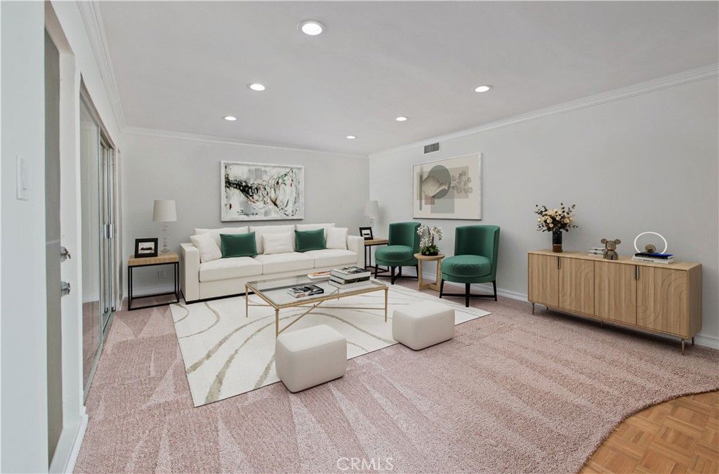 Photo of 4950 Louise, Encino, CA 91316 (MLS # SR26010031)