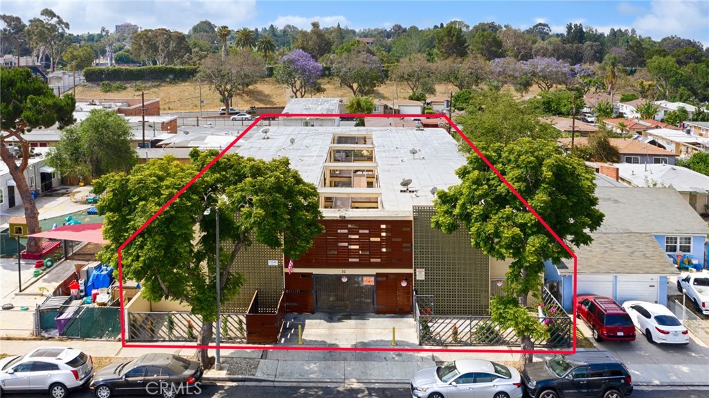 30 W. 49th Street is a 12-unit stabilized investment opportunity in North Bixby Knolls, offered at a 5.97% cap rate on current rents.
The controlled-access building features mostly two-bedroom units (11 of the 12) and a convenient one-to-one parking ratio. Additional income is generated from on-site laundry facilities. Recent capital improvements include a new roof and new windows throughout, and SB 721 (Balcony Inspection) has been completed.
Situated near the vibrant Bixby Knolls district, residents enjoy walkable access to dining, shopping, and entertainment, along with excellent connectivity to major transportation routes.
Combining strong in-place financial performance, a prime location, and well-maintained condition, this asset offers investors immediate cash flow and long-term appreciation potential in a desirable Long Beach submarket.