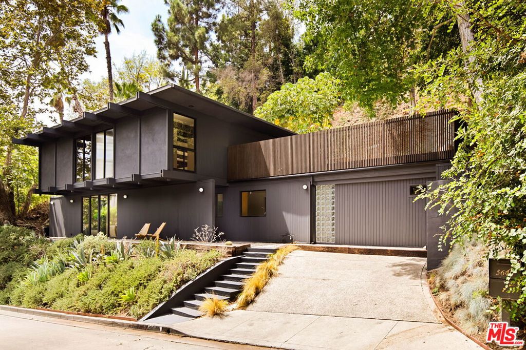 5649 Valley Oak Drive