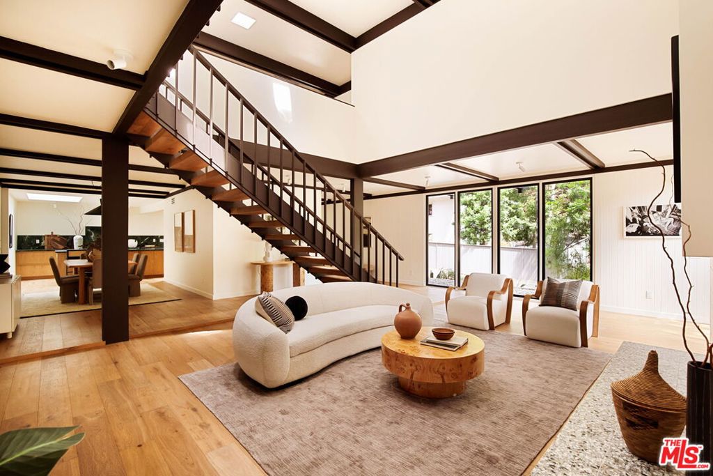 5649 Valley Oak Drive