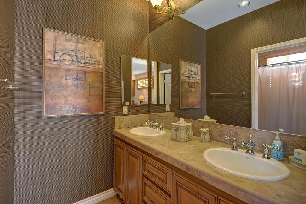 The Palms - Residential